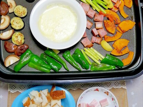 ホットプレートでチーズフォンデュ♡フォンデュ鍋不要